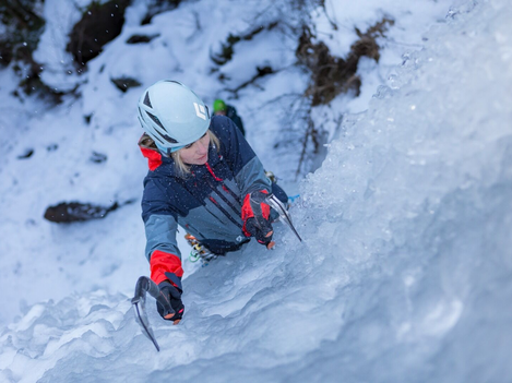 Moos Eisfall Action Model.jpg | © Guenter DurnerAM-BERG VERLAG